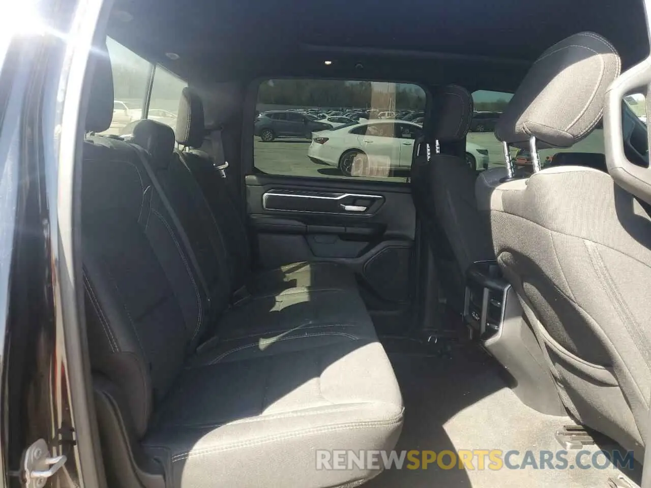 10 Photograph of a damaged car 1C6RREFT3KN793190 RAM 1500 2019