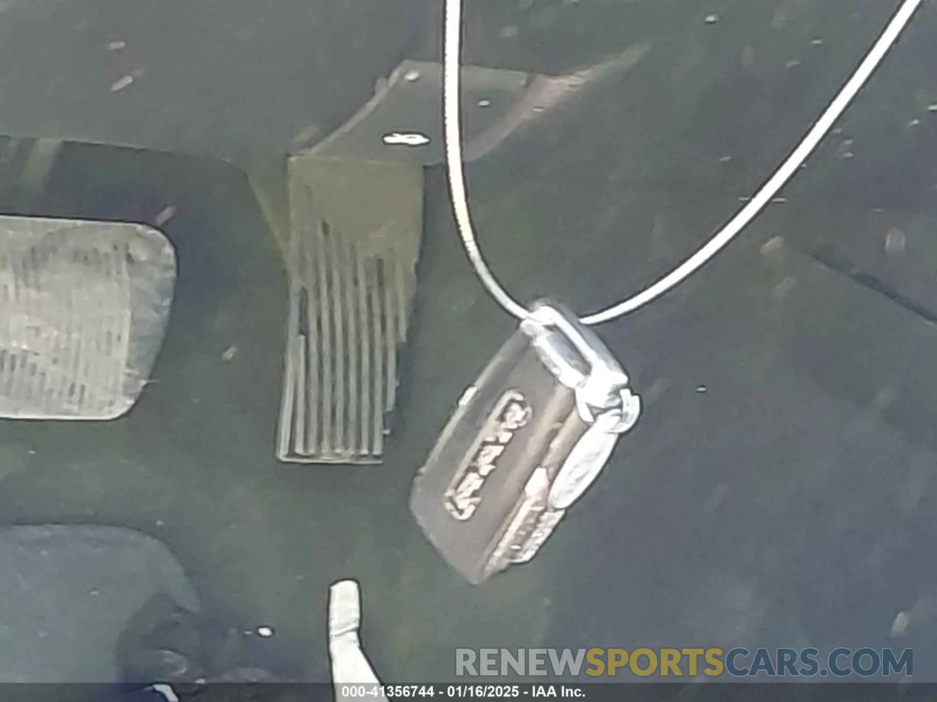 11 Photograph of a damaged car 1C6RREFT4KN769061 RAM 1500 2019