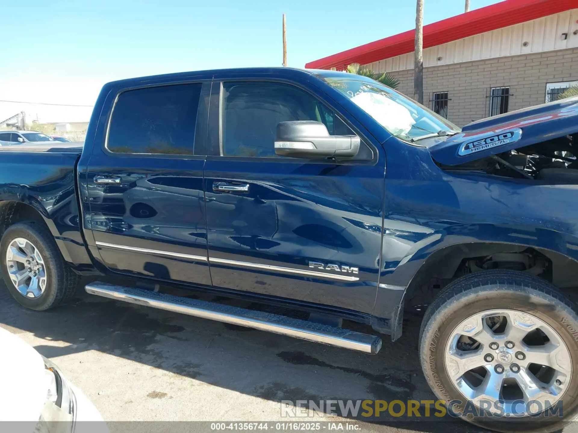 13 Photograph of a damaged car 1C6RREFT4KN769061 RAM 1500 2019
