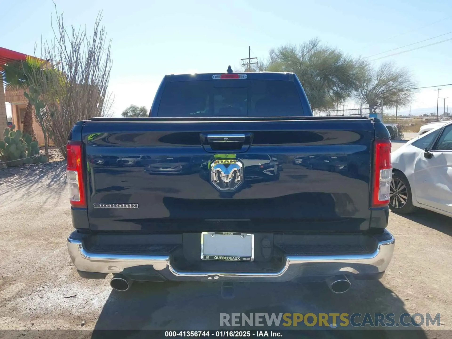 16 Photograph of a damaged car 1C6RREFT4KN769061 RAM 1500 2019