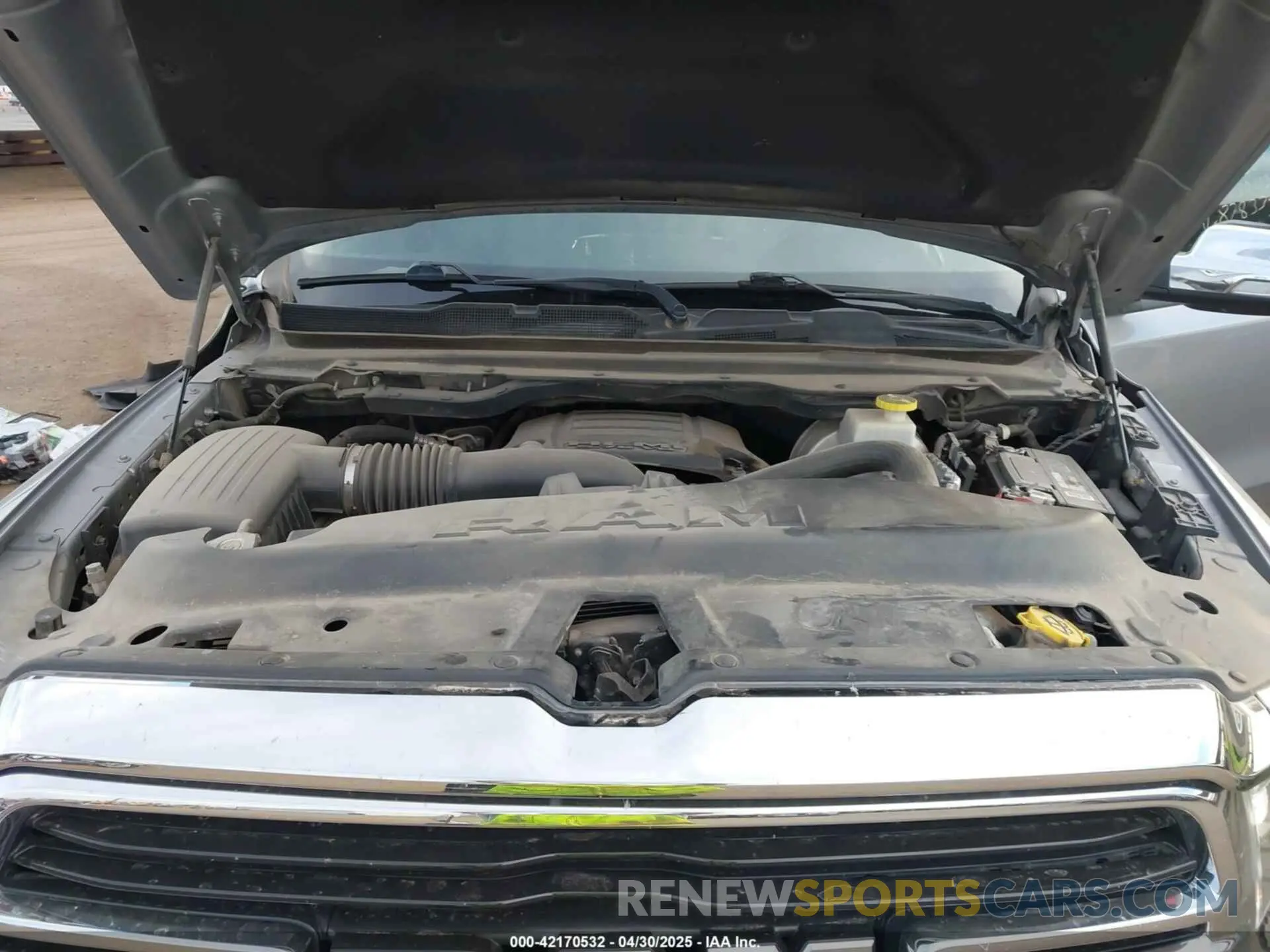 10 Photograph of a damaged car 1C6RREFT4KN828335 RAM 1500 2019