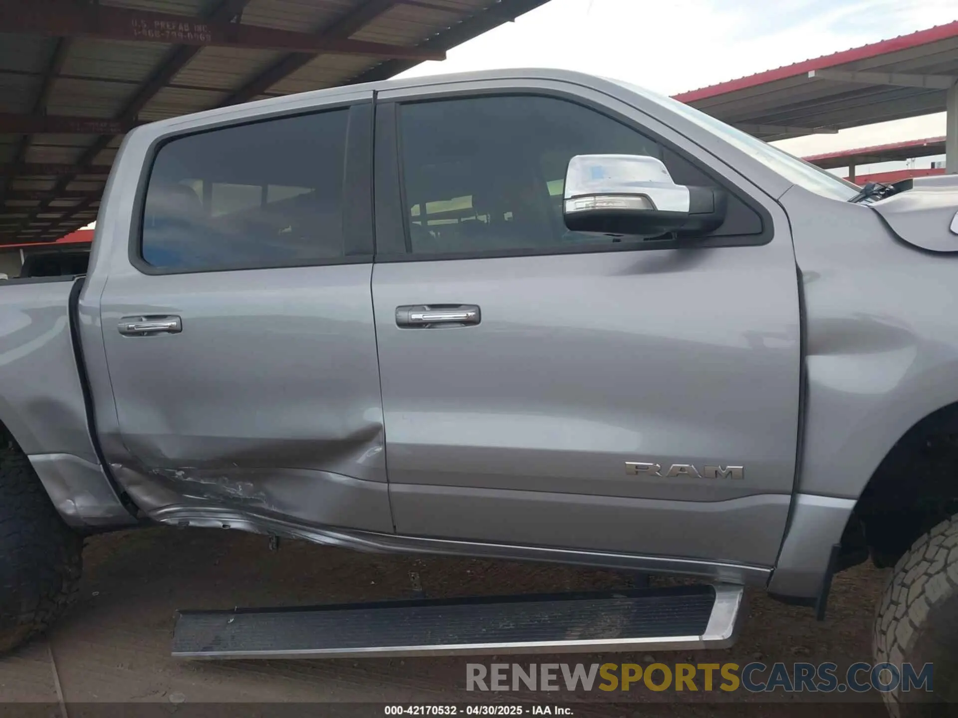 13 Photograph of a damaged car 1C6RREFT4KN828335 RAM 1500 2019