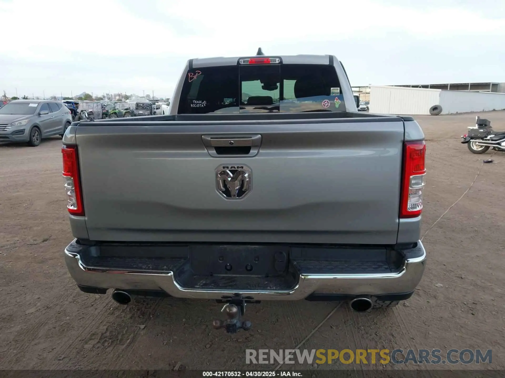 16 Photograph of a damaged car 1C6RREFT4KN828335 RAM 1500 2019