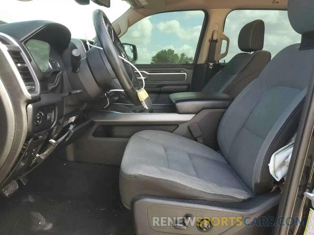 7 Photograph of a damaged car 1C6RREFT5KN639838 RAM 1500 2019