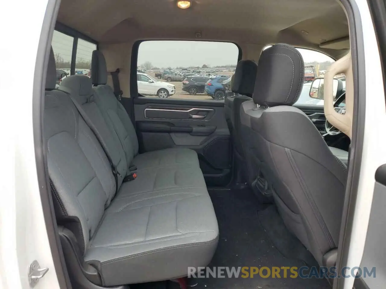 10 Photograph of a damaged car 1C6RREFT5KN660897 RAM 1500 2019
