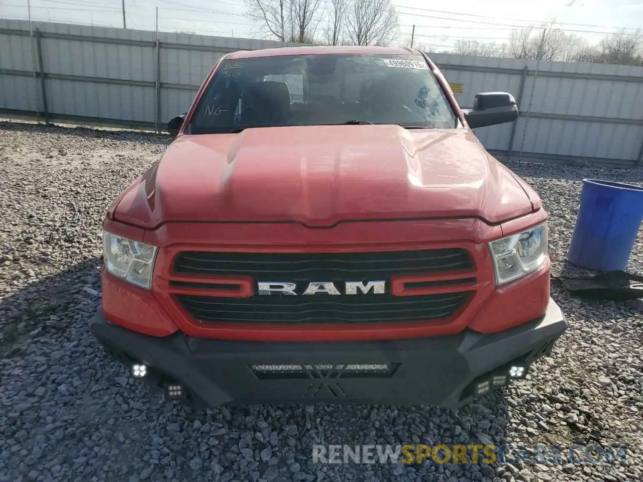 5 Photograph of a damaged car 1C6RREFT5KN664285 RAM 1500 2019