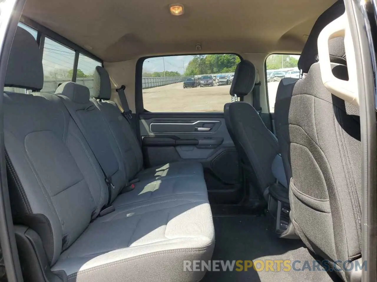10 Photograph of a damaged car 1C6RREFT5KN684035 RAM 1500 2019