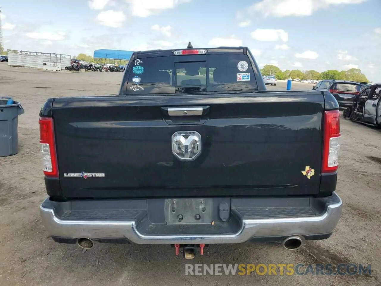 6 Photograph of a damaged car 1C6RREFT5KN684035 RAM 1500 2019