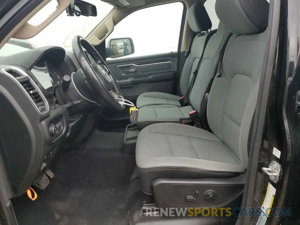 7 Photograph of a damaged car 1C6RREFT5KN684035 RAM 1500 2019