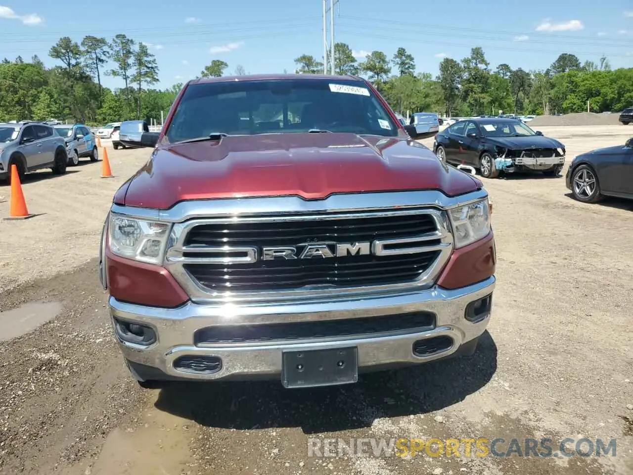 5 Photograph of a damaged car 1C6RREFT5KN770249 RAM 1500 2019
