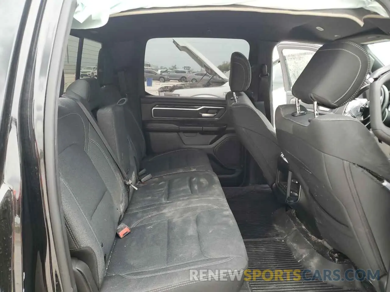 10 Photograph of a damaged car 1C6RREFT6KN509115 RAM 1500 2019
