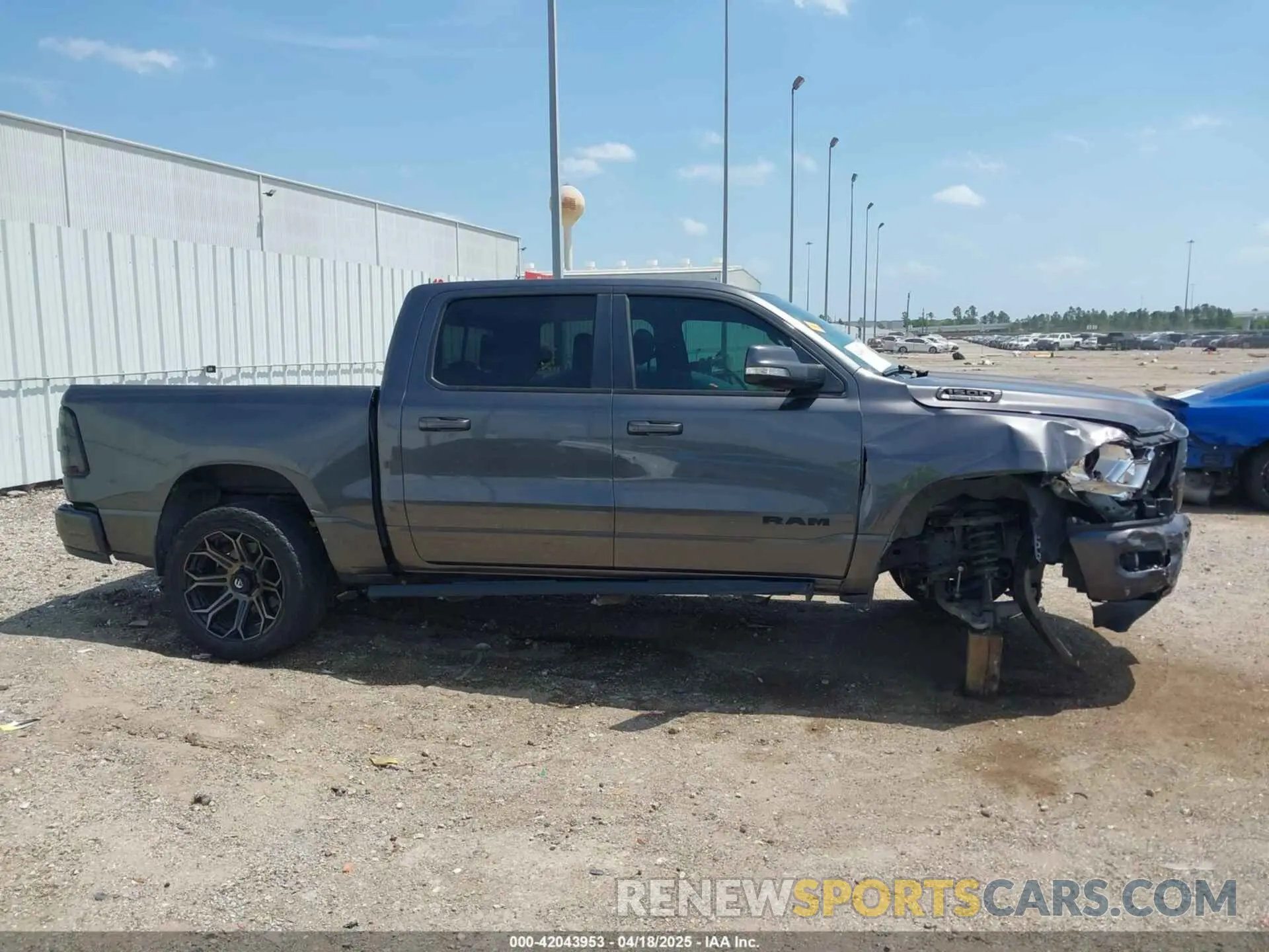 14 Photograph of a damaged car 1C6RREFT6KN706611 RAM 1500 2019