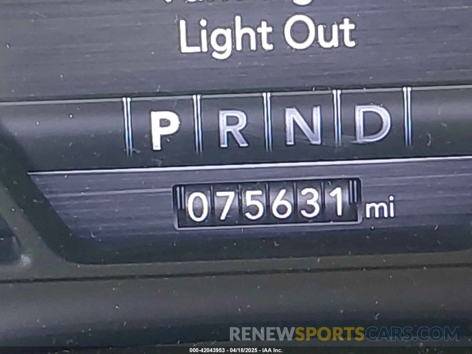 16 Photograph of a damaged car 1C6RREFT6KN706611 RAM 1500 2019