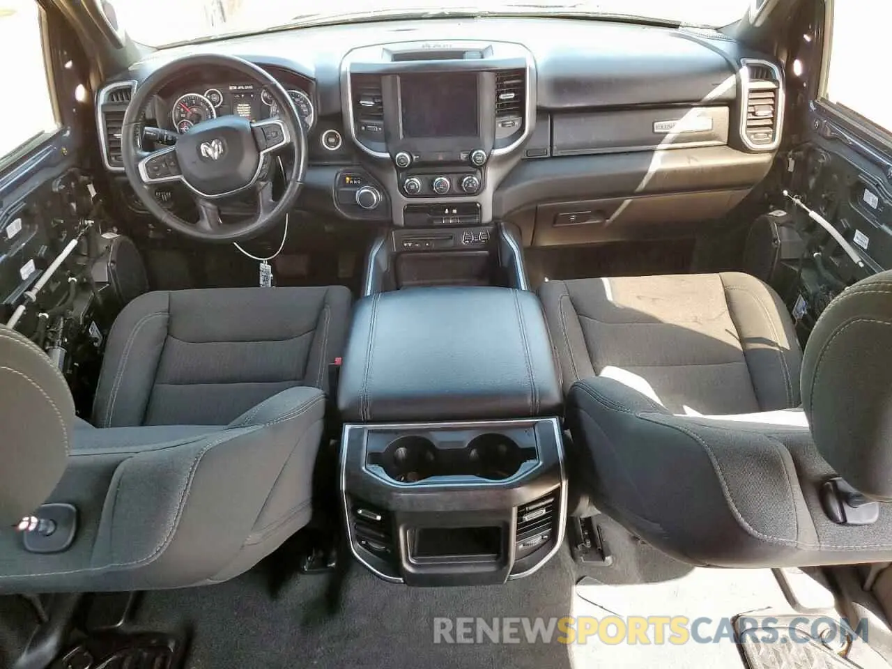 8 Photograph of a damaged car 1C6RREFT6KN828966 RAM 1500 2019