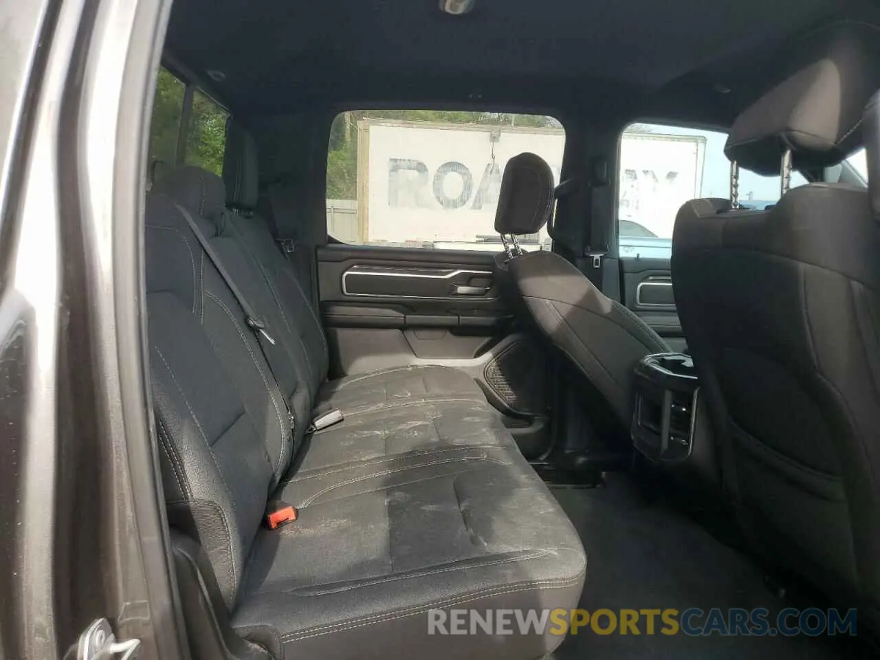 10 Photograph of a damaged car 1C6RREFT8KN548689 RAM 1500 2019