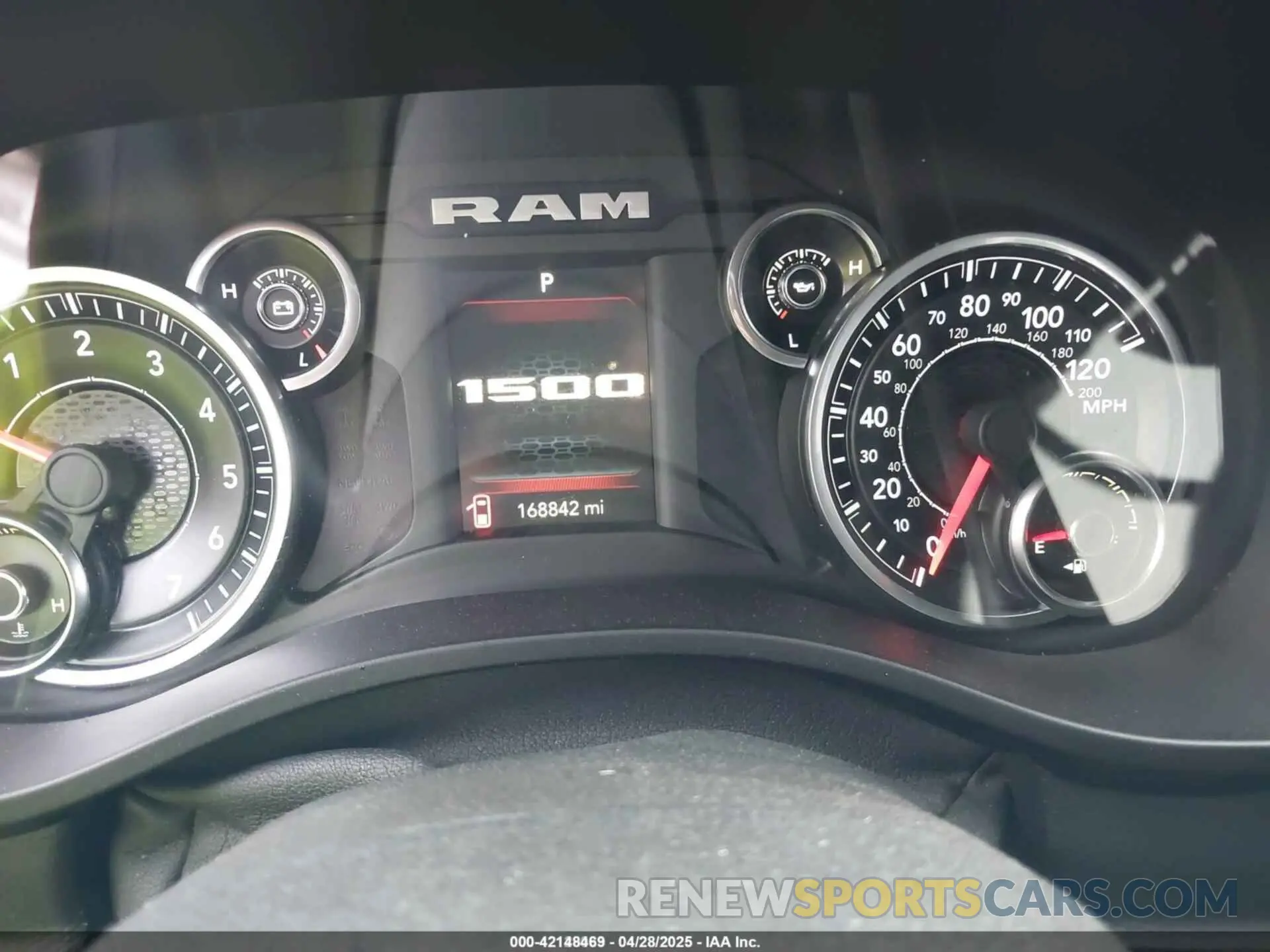 7 Photograph of a damaged car 1C6RREFT8KN635282 RAM 1500 2019