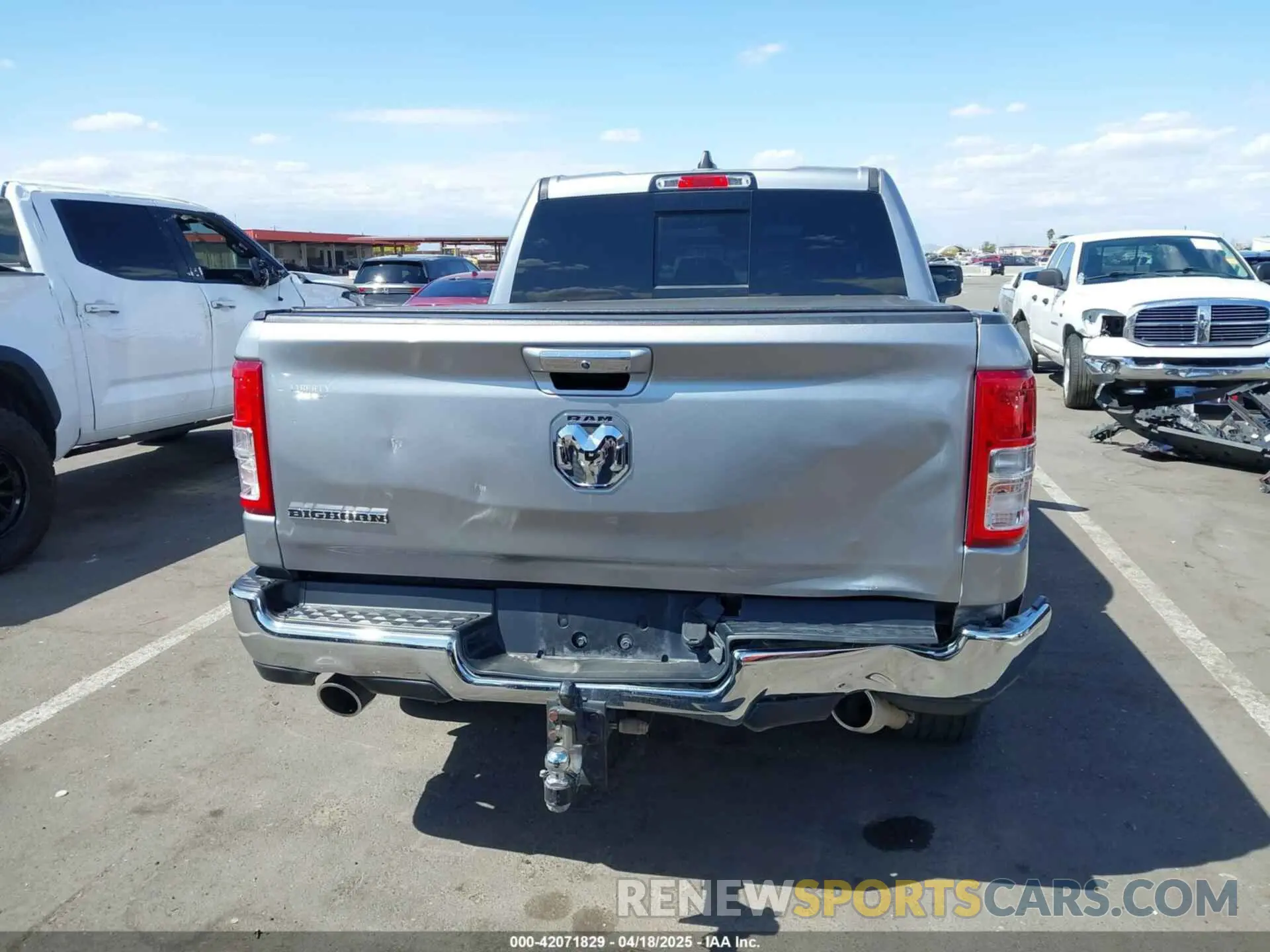 16 Photograph of a damaged car 1C6RREFT8KN828337 RAM 1500 2019