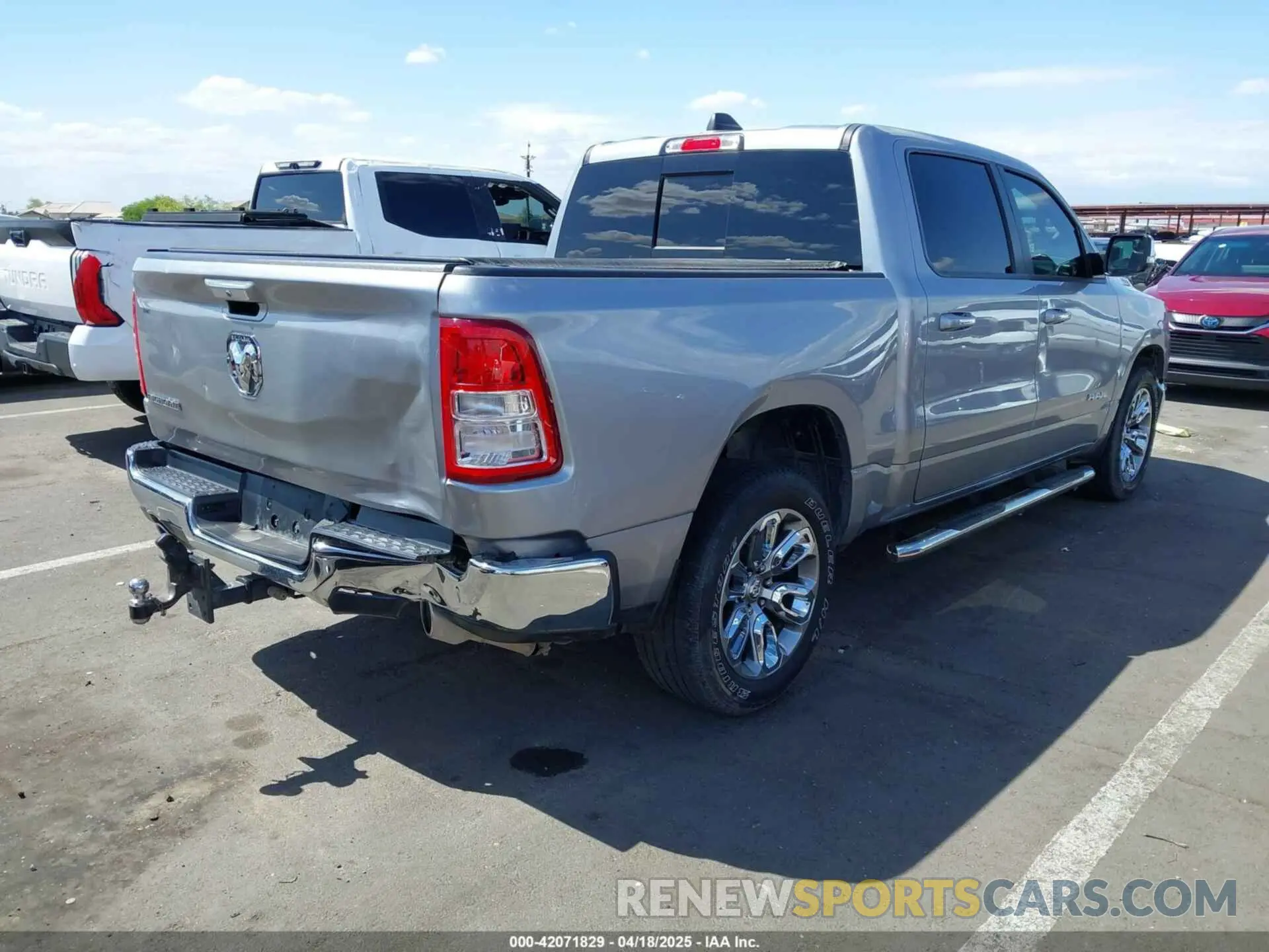 4 Photograph of a damaged car 1C6RREFT8KN828337 RAM 1500 2019