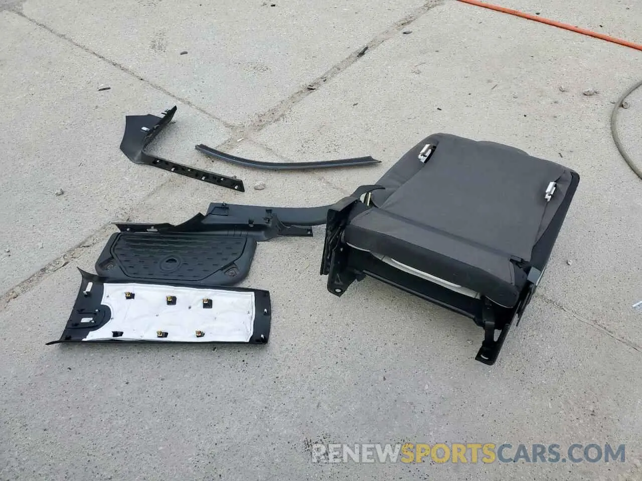 12 Photograph of a damaged car 1C6RREFT9KN596217 RAM 1500 2019