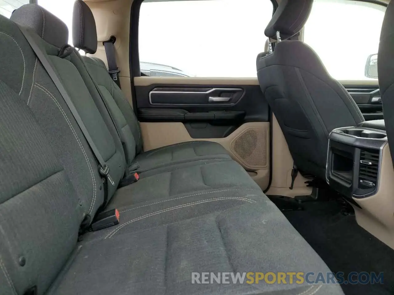 10 Photograph of a damaged car 1C6RREFTXKN617057 RAM 1500 2019