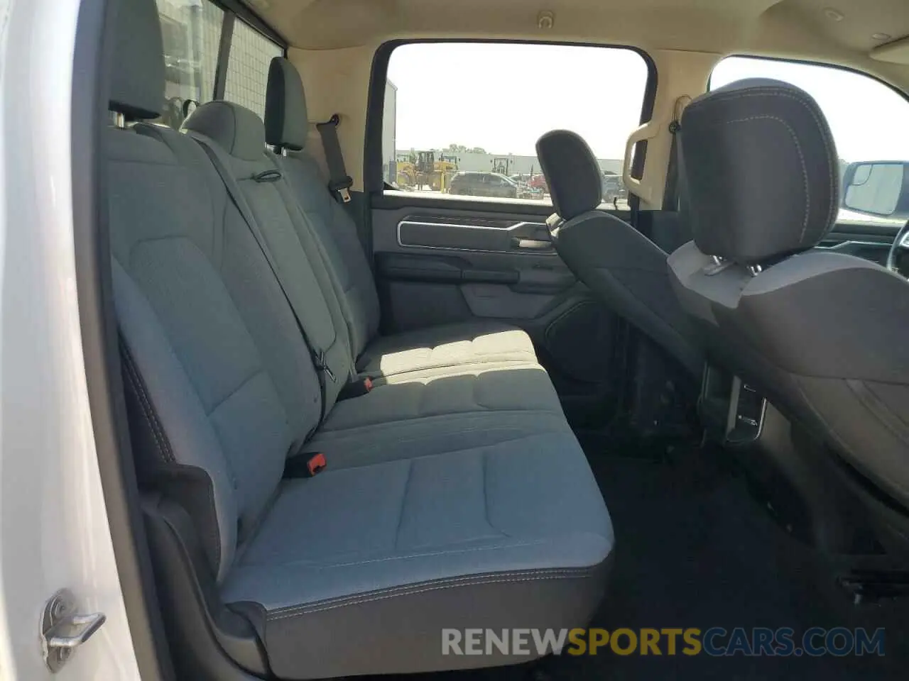10 Photograph of a damaged car 1C6RREFTXKN650995 RAM 1500 2019