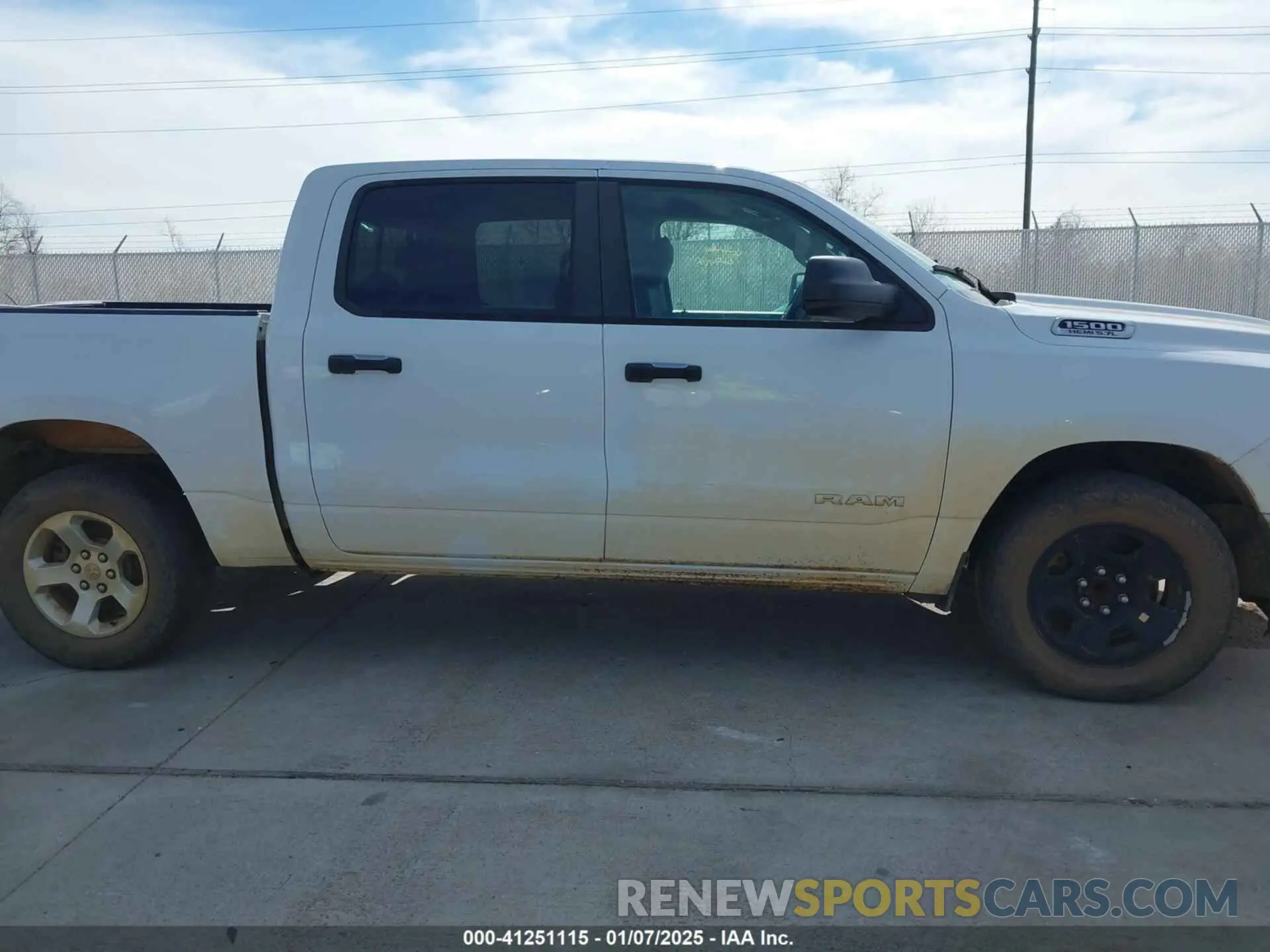 12 Photograph of a damaged car 1C6RREGT5KN625288 RAM 1500 2019
