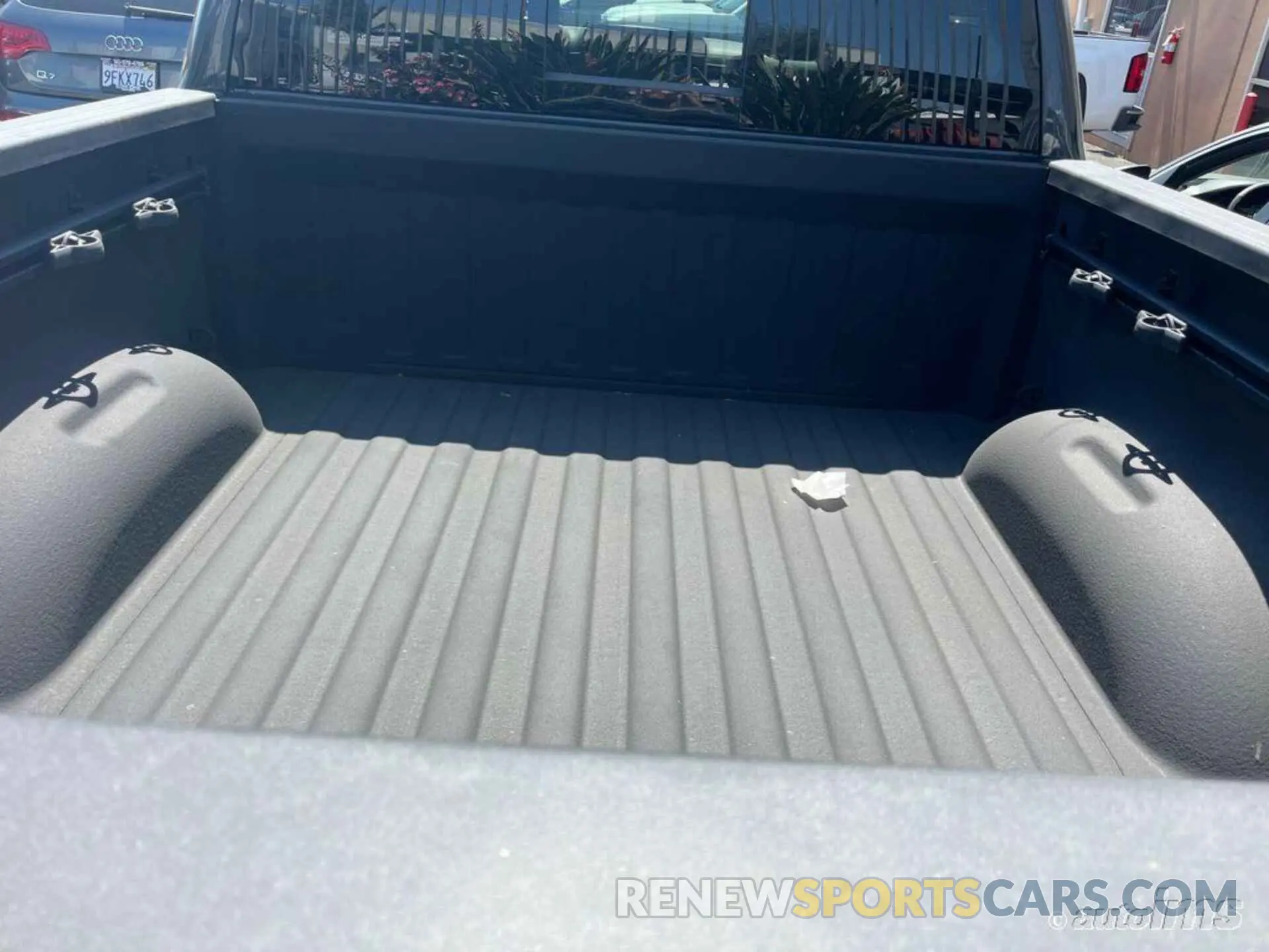 4 Photograph of a damaged car 1C6RREHT0KN616108 RAM 1500 2019