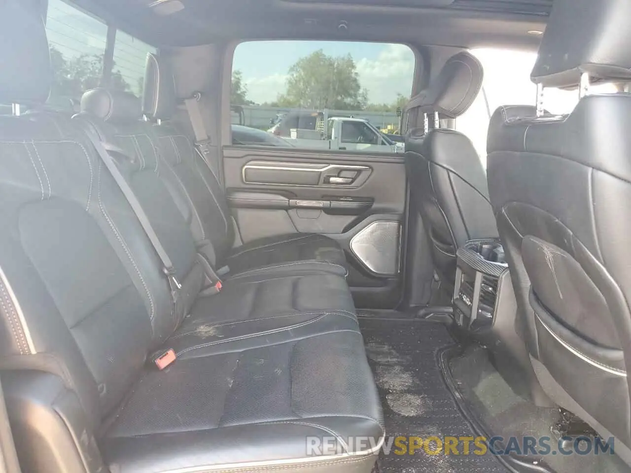 10 Photograph of a damaged car 1C6RREHT3KN509148 RAM 1500 2019