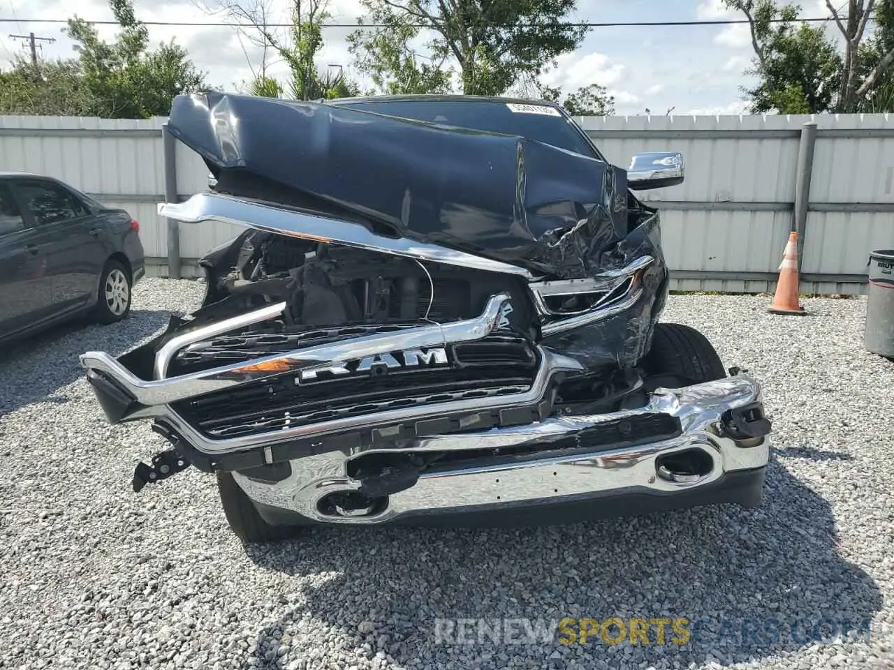 5 Photograph of a damaged car 1C6RREHT5KN716916 RAM 1500 2019