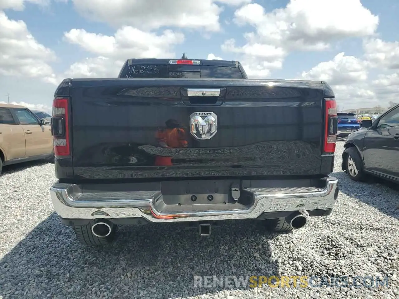 6 Photograph of a damaged car 1C6RREHT5KN716916 RAM 1500 2019