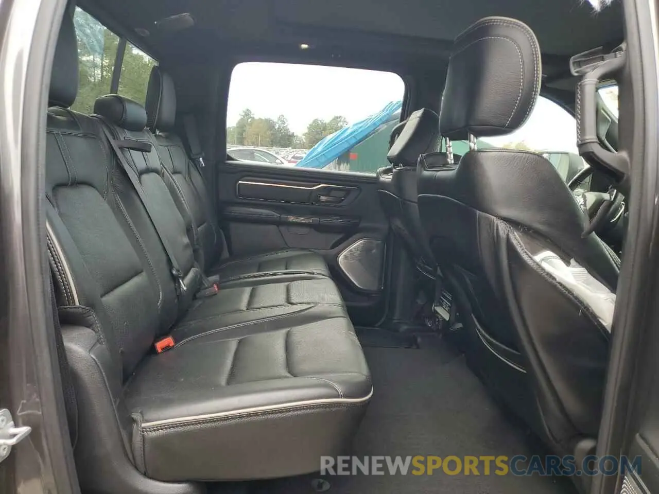 10 Photograph of a damaged car 1C6RREHT6KN827457 RAM 1500 2019