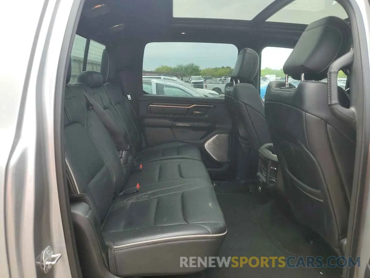 10 Photograph of a damaged car 1C6RREHTXKN502634 RAM 1500 2019