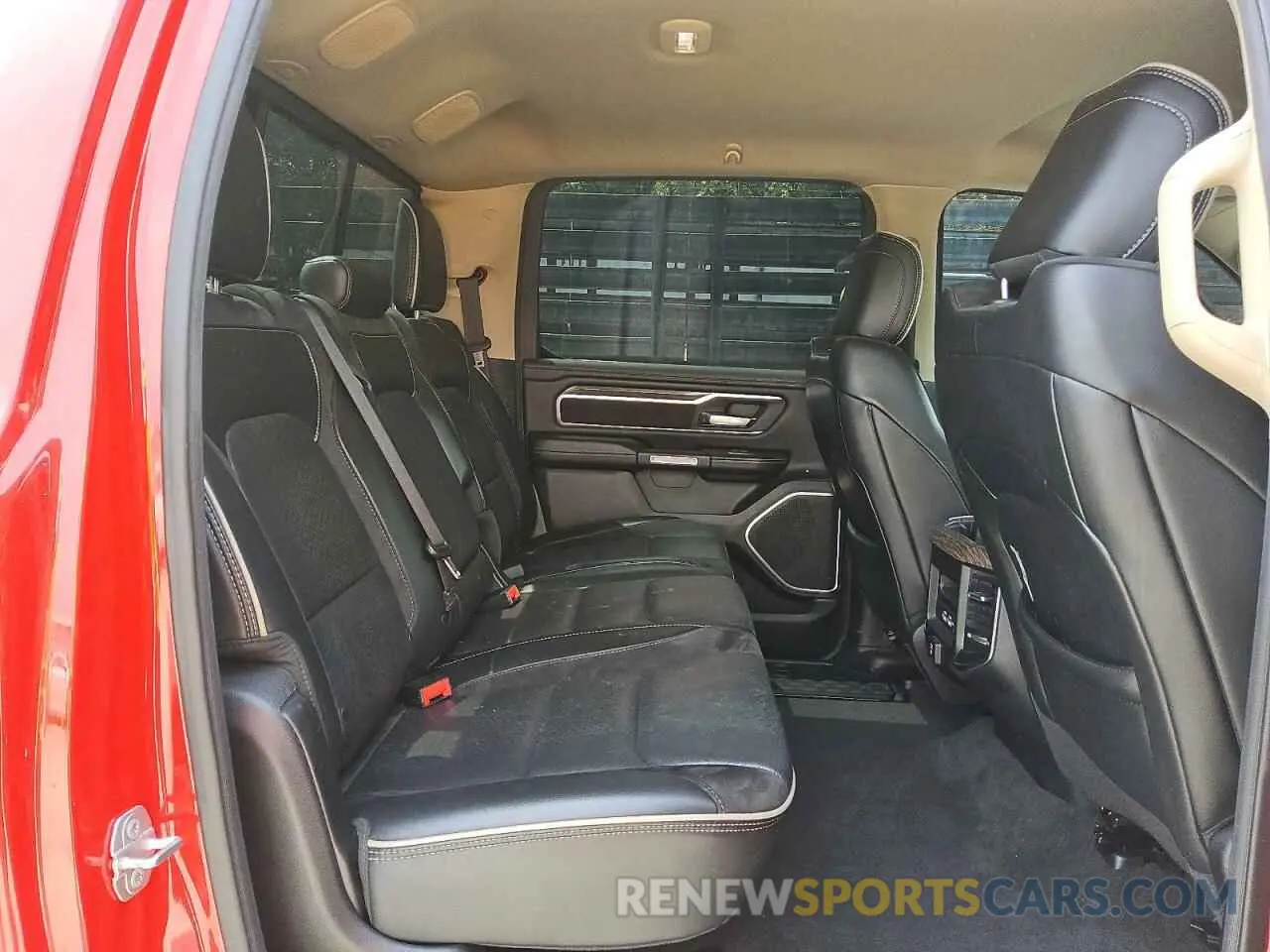 10 Photograph of a damaged car 1C6RREJG7KN821695 RAM 1500 2019