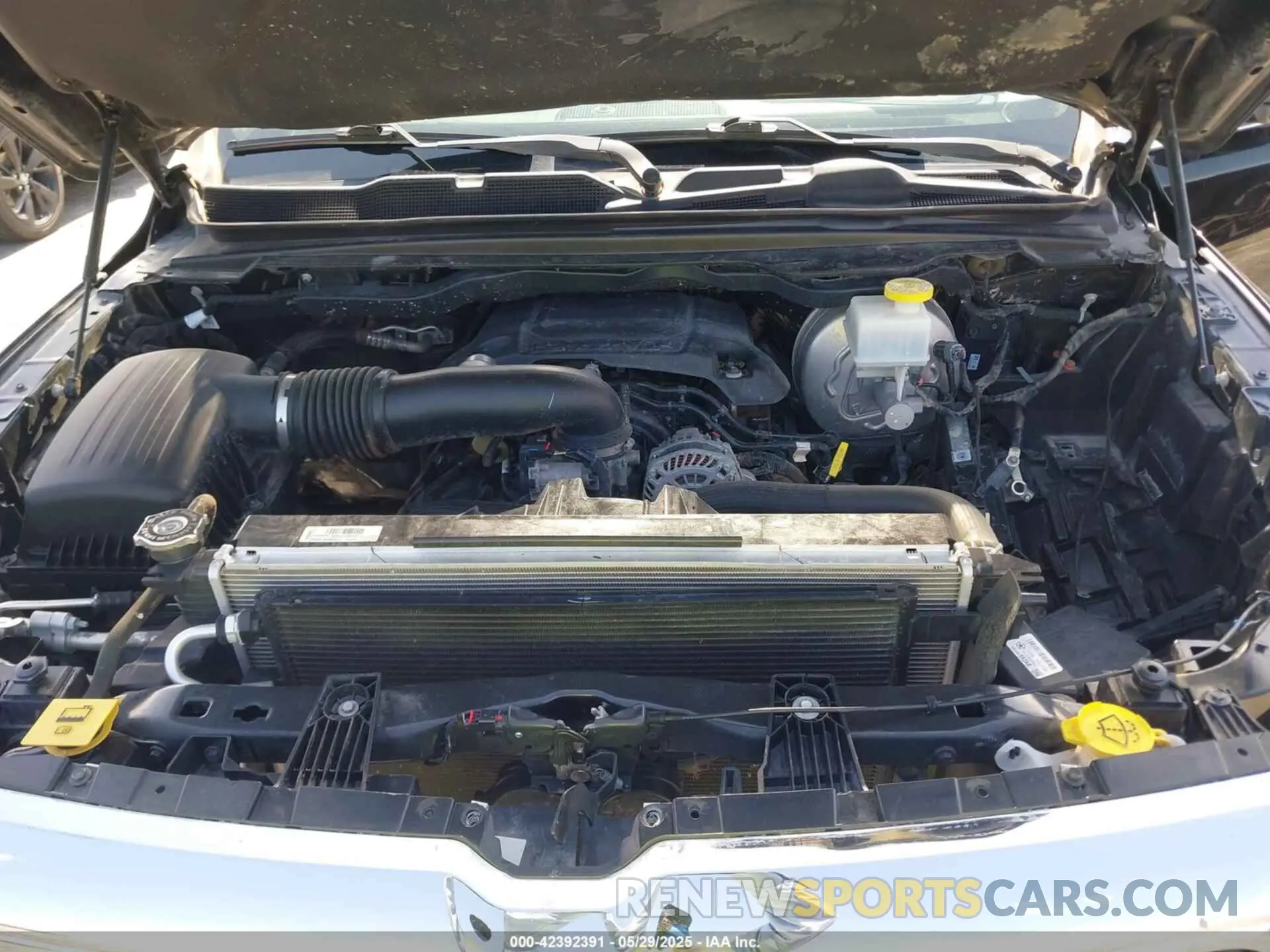 10 Photograph of a damaged car 1C6RREJT0KN558110 RAM 1500 2019