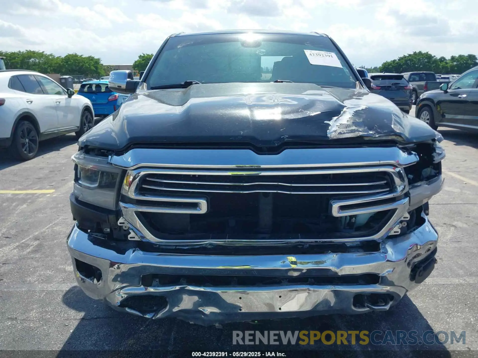 6 Photograph of a damaged car 1C6RREJT0KN558110 RAM 1500 2019