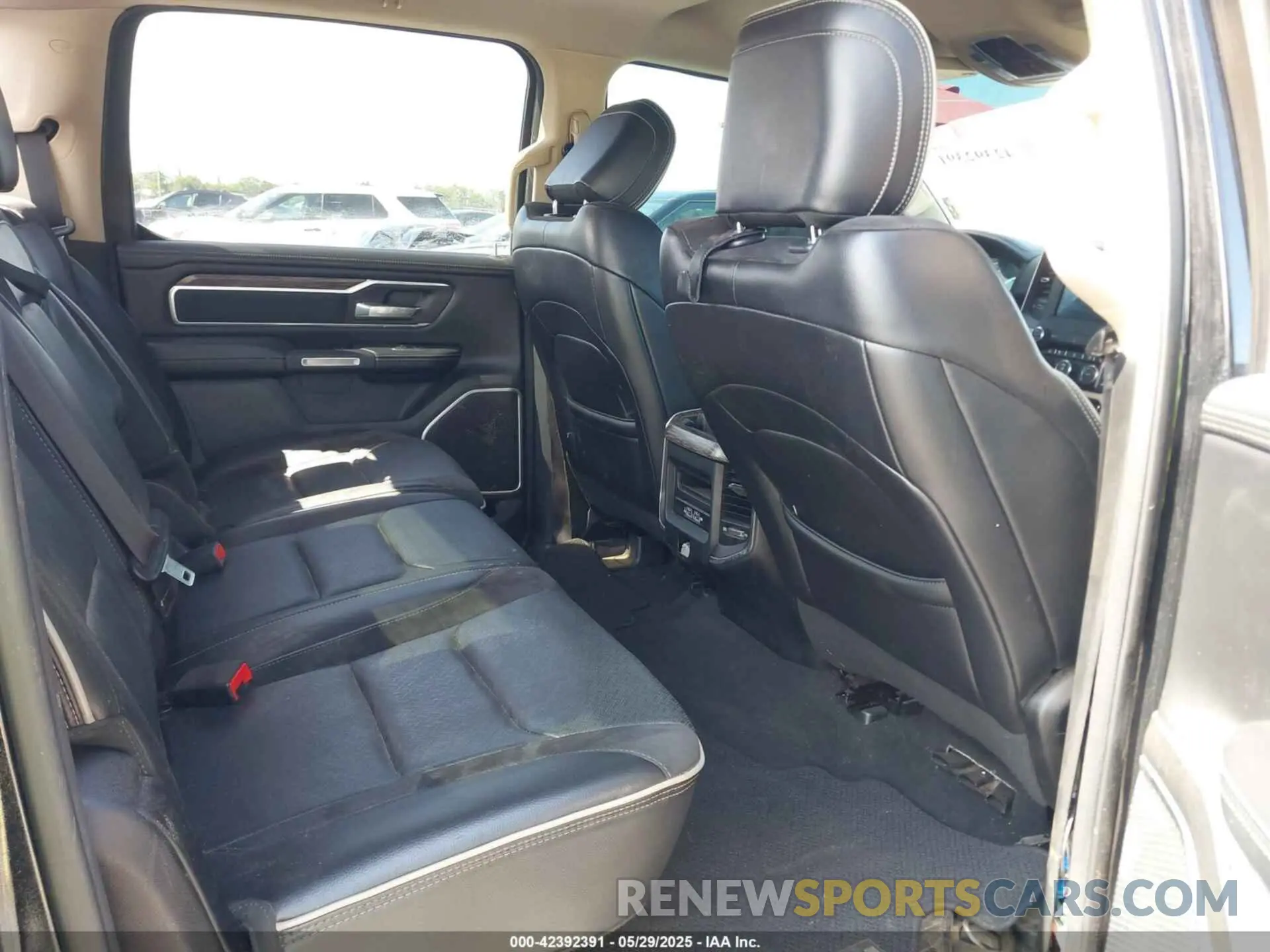 8 Photograph of a damaged car 1C6RREJT0KN558110 RAM 1500 2019
