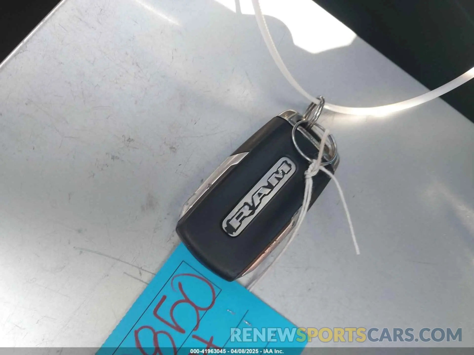 11 Photograph of a damaged car 1C6RREJT1KN509742 RAM 1500 2019