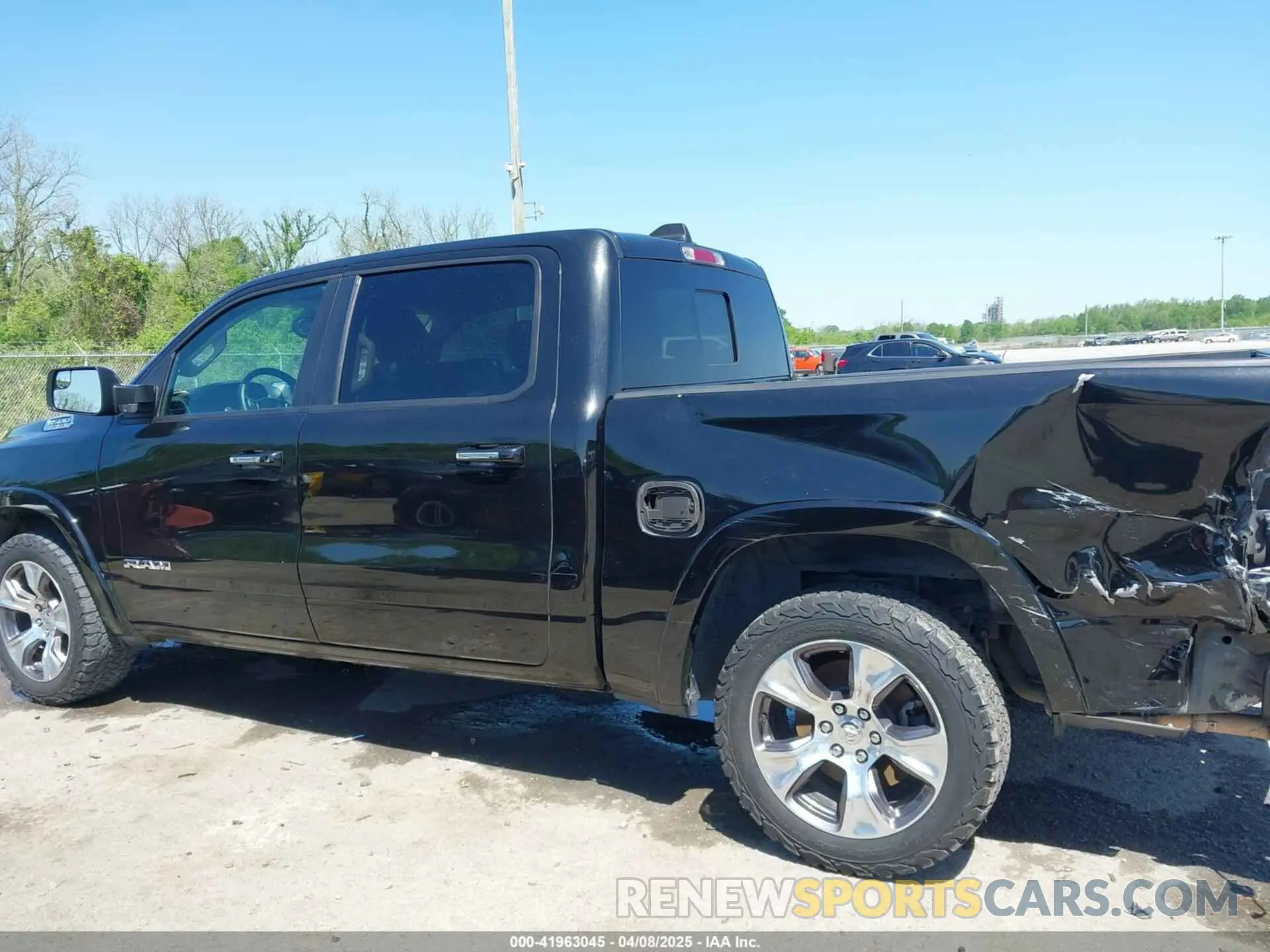 14 Photograph of a damaged car 1C6RREJT1KN509742 RAM 1500 2019