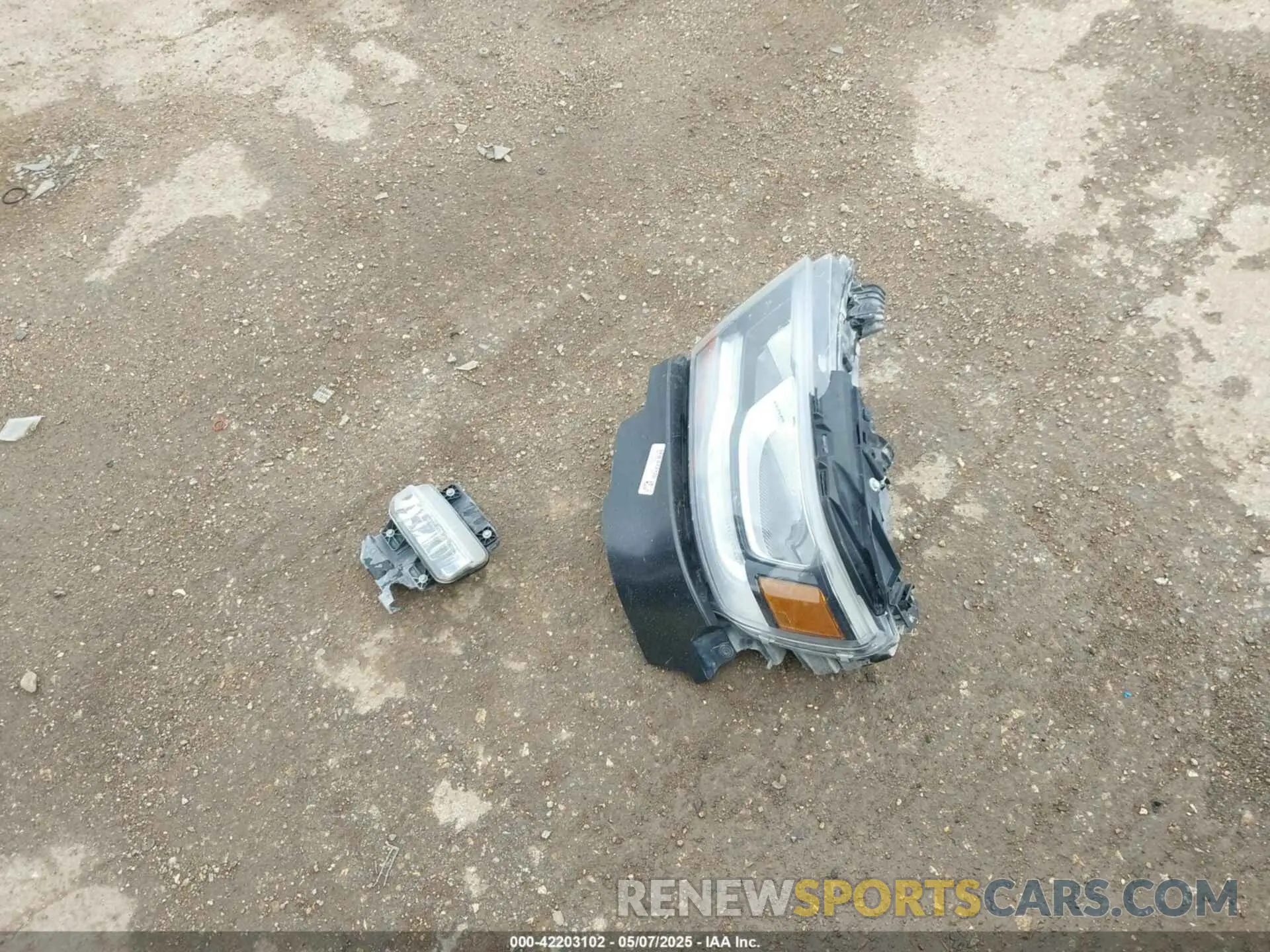 12 Photograph of a damaged car 1C6RREJT2KN635625 RAM 1500 2019