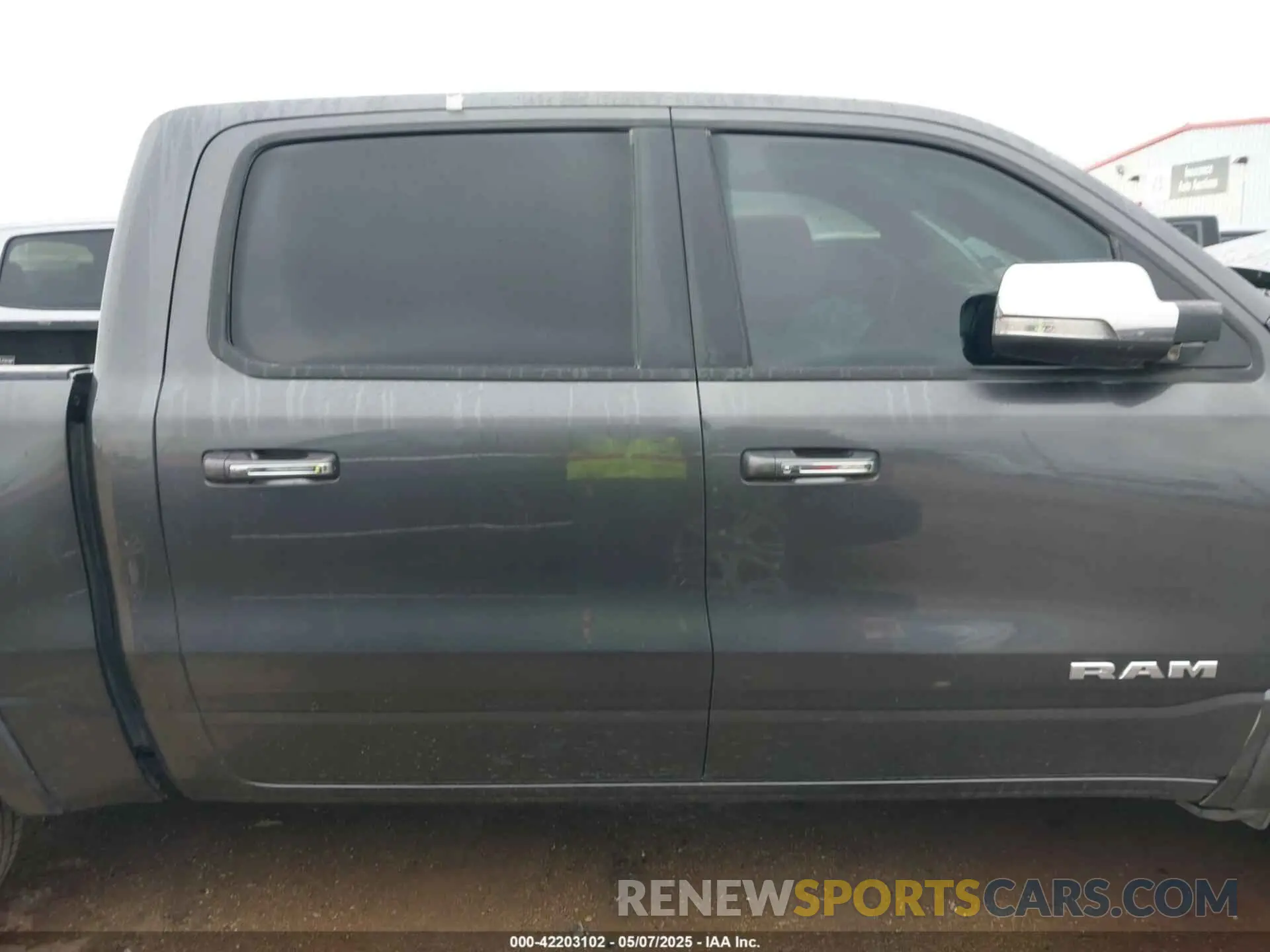 14 Photograph of a damaged car 1C6RREJT2KN635625 RAM 1500 2019