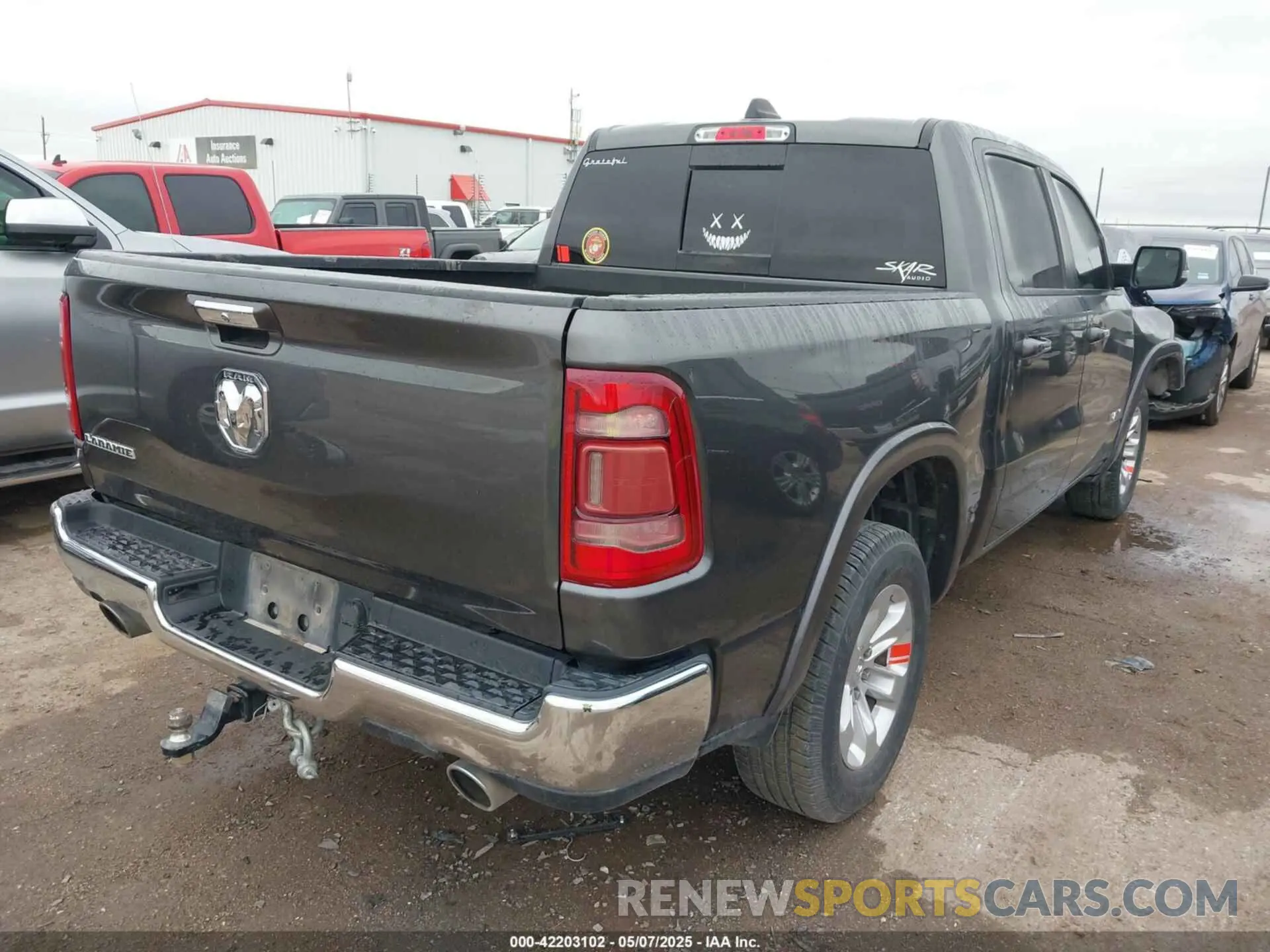 4 Photograph of a damaged car 1C6RREJT2KN635625 RAM 1500 2019