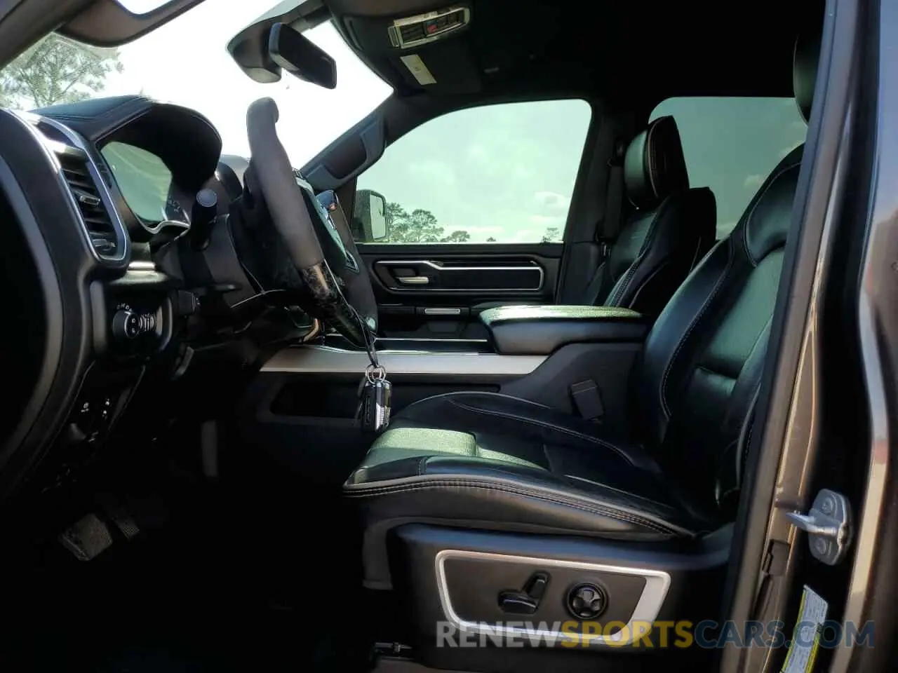 7 Photograph of a damaged car 1C6RREJT2KN792572 RAM 1500 2019