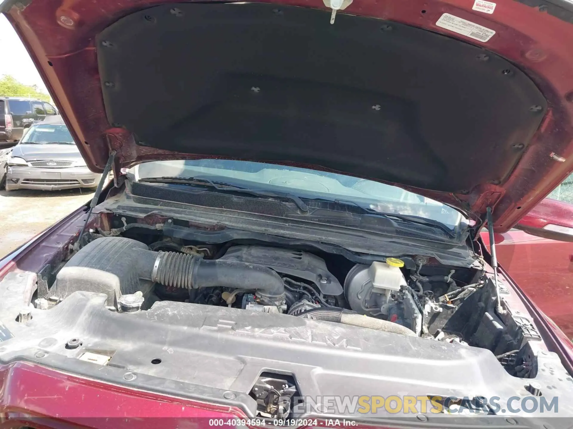10 Photograph of a damaged car 1C6RREJT3KN628814 RAM 1500 2019