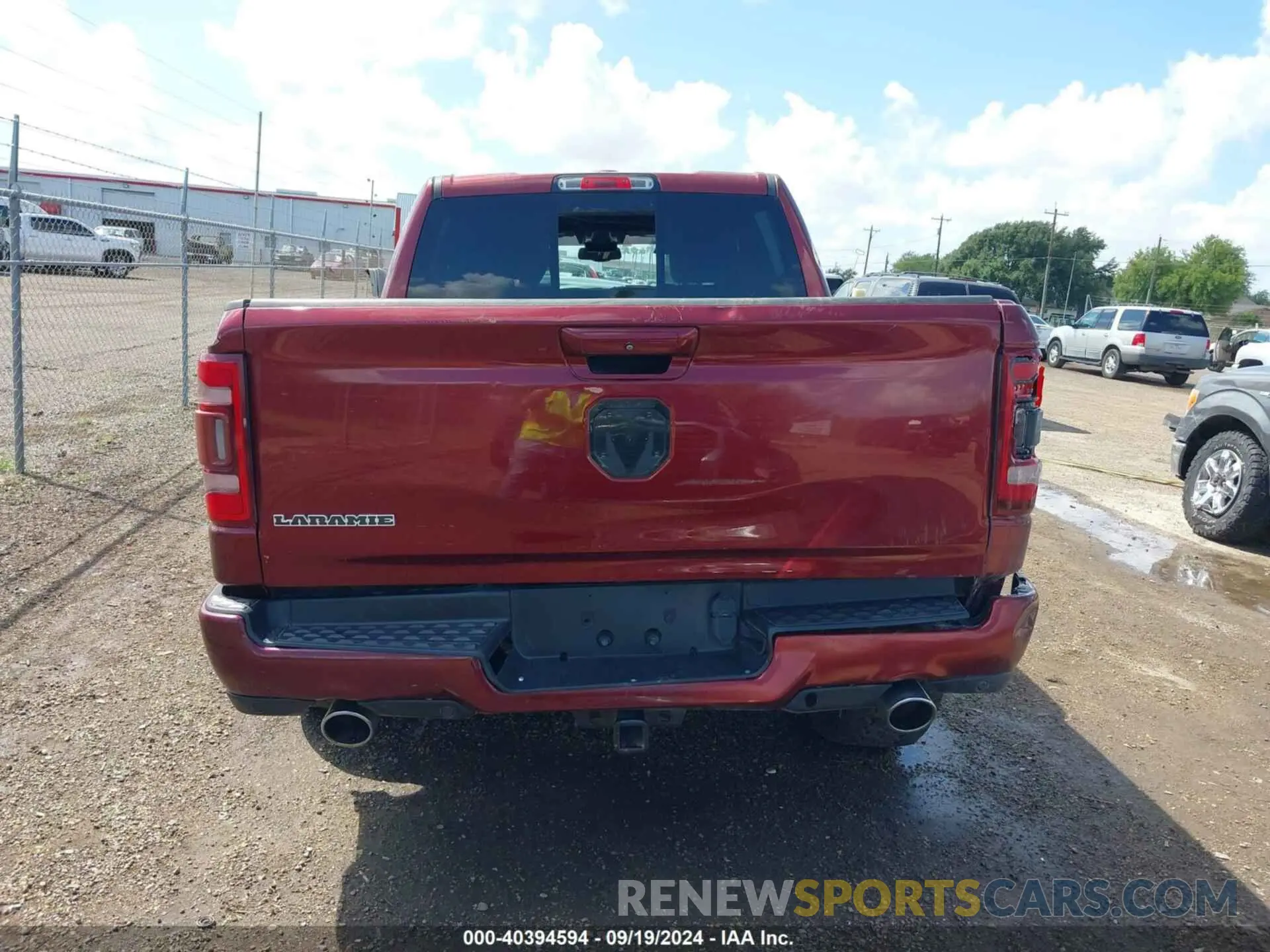 16 Photograph of a damaged car 1C6RREJT3KN628814 RAM 1500 2019