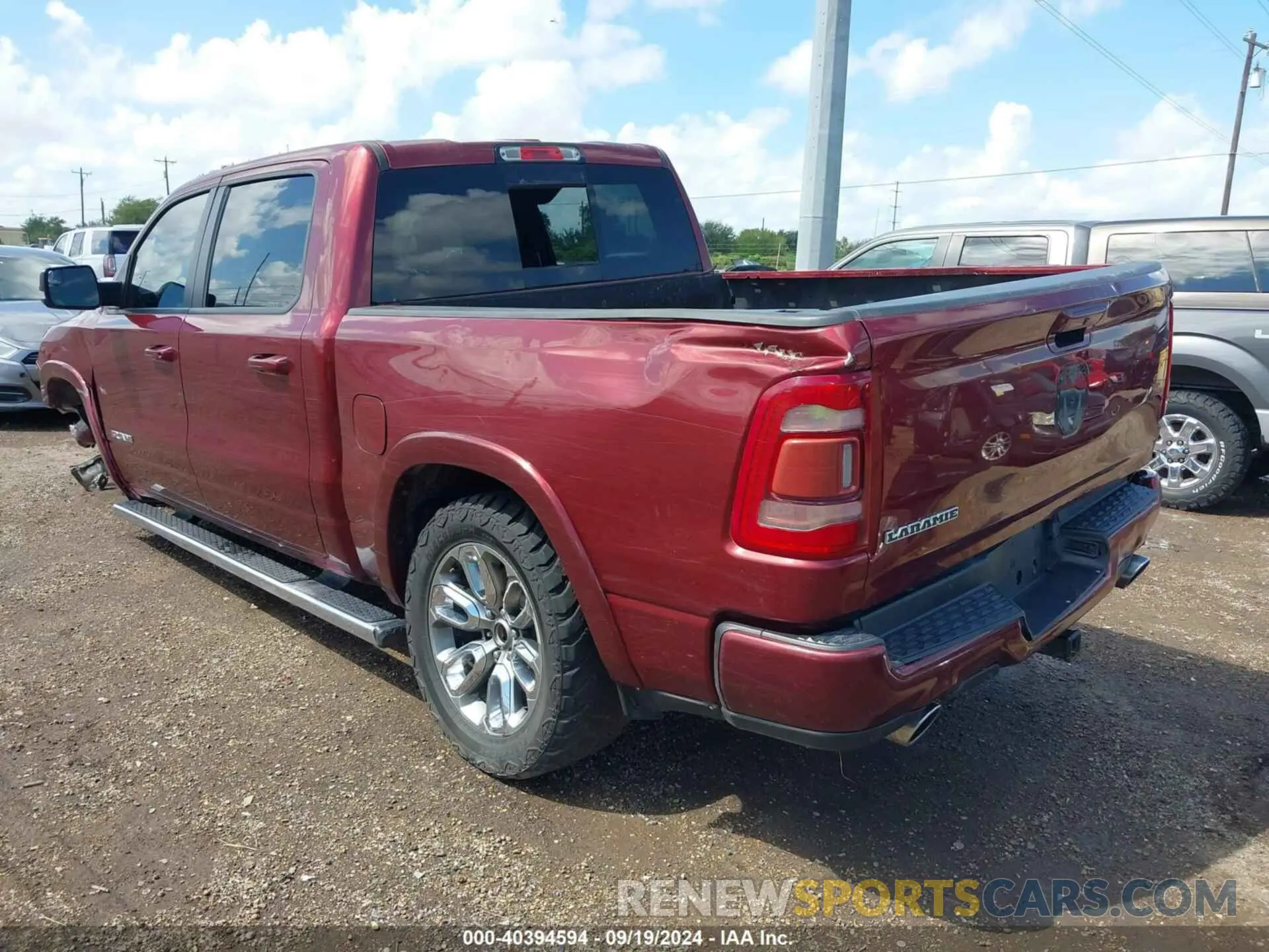 3 Photograph of a damaged car 1C6RREJT3KN628814 RAM 1500 2019