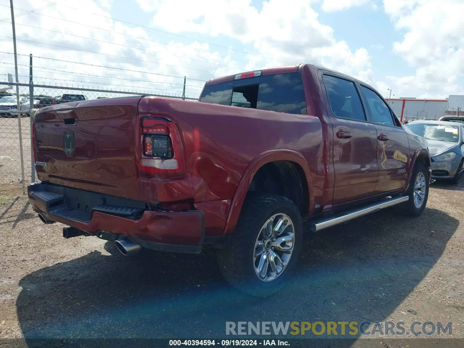 4 Photograph of a damaged car 1C6RREJT3KN628814 RAM 1500 2019