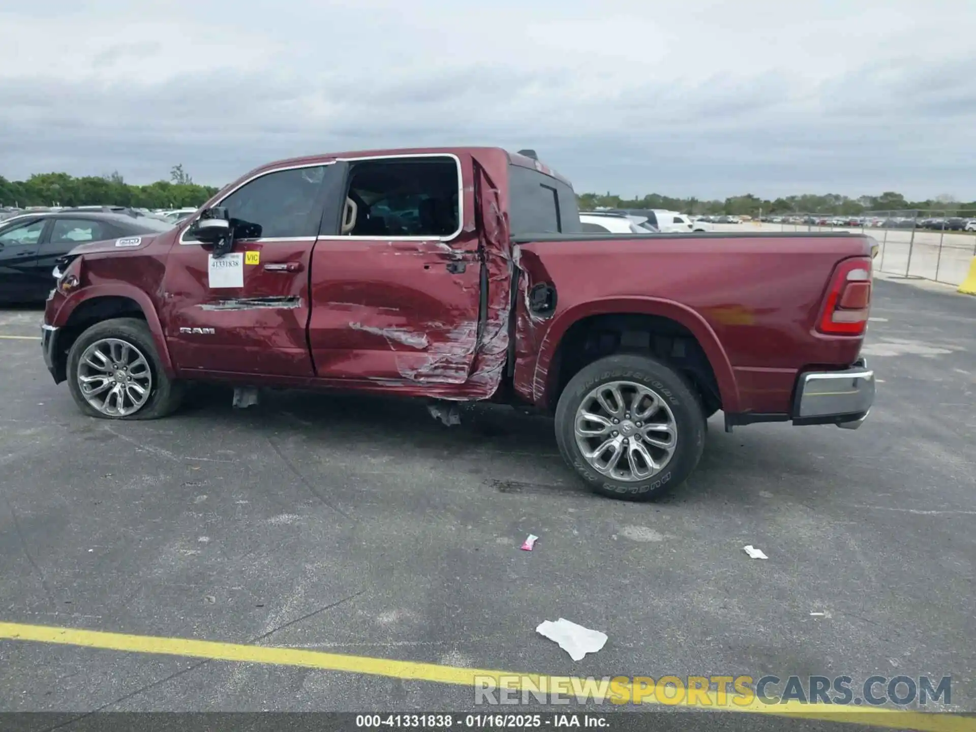 15 Photograph of a damaged car 1C6RREJT4KN519309 RAM 1500 2019