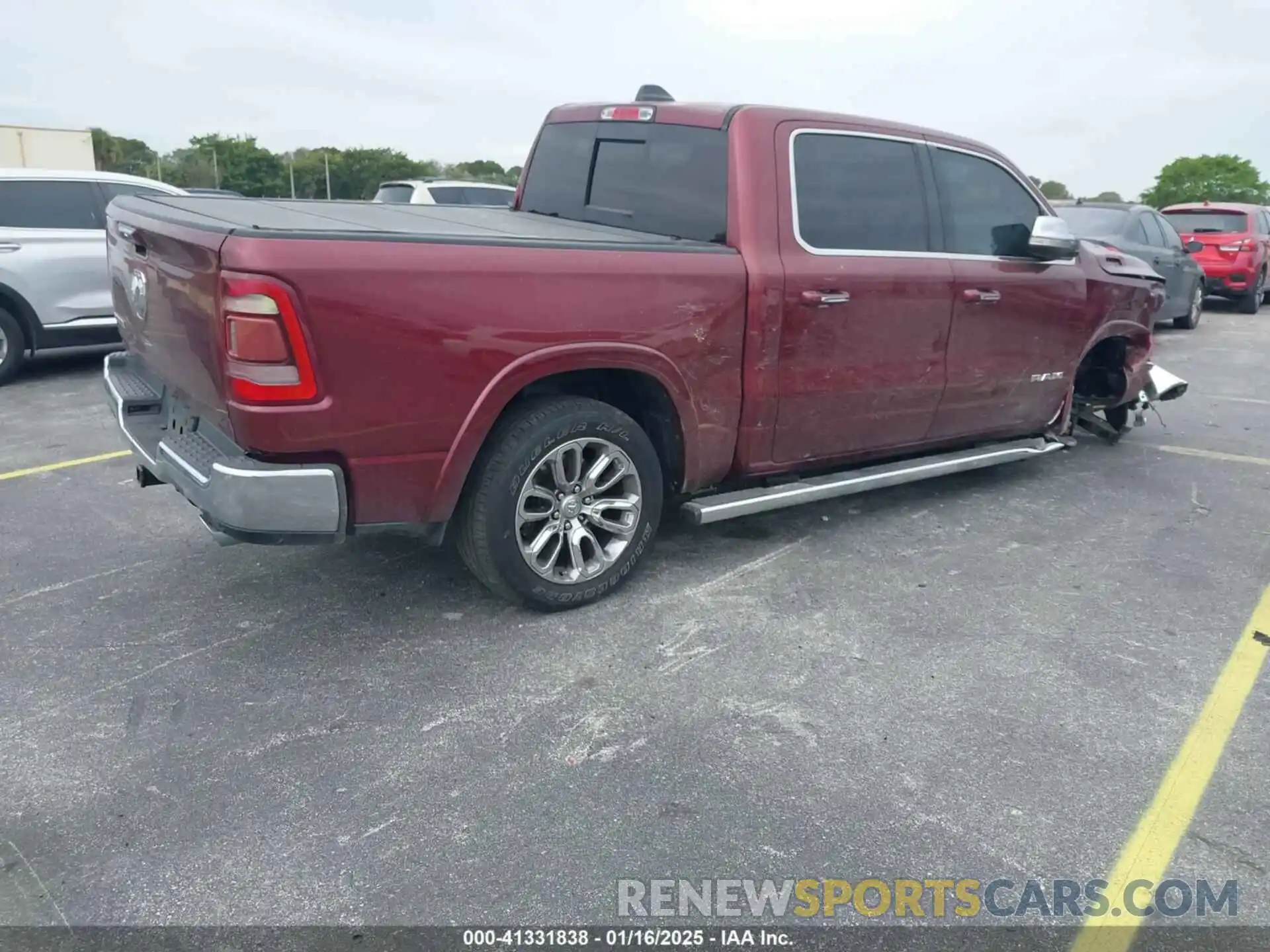 4 Photograph of a damaged car 1C6RREJT4KN519309 RAM 1500 2019