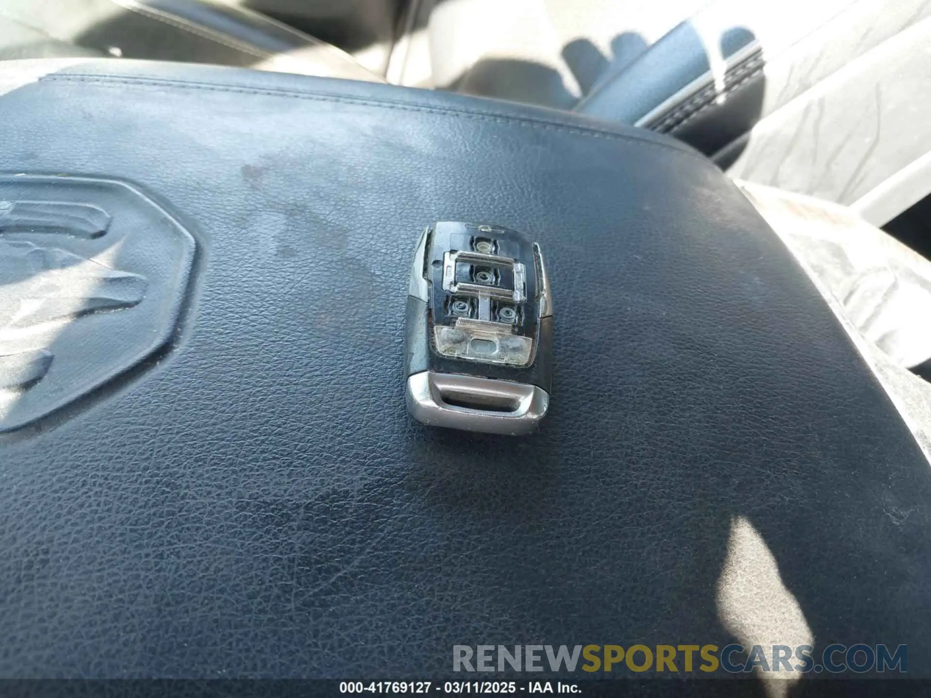 11 Photograph of a damaged car 1C6RREJT4KN770475 RAM 1500 2019