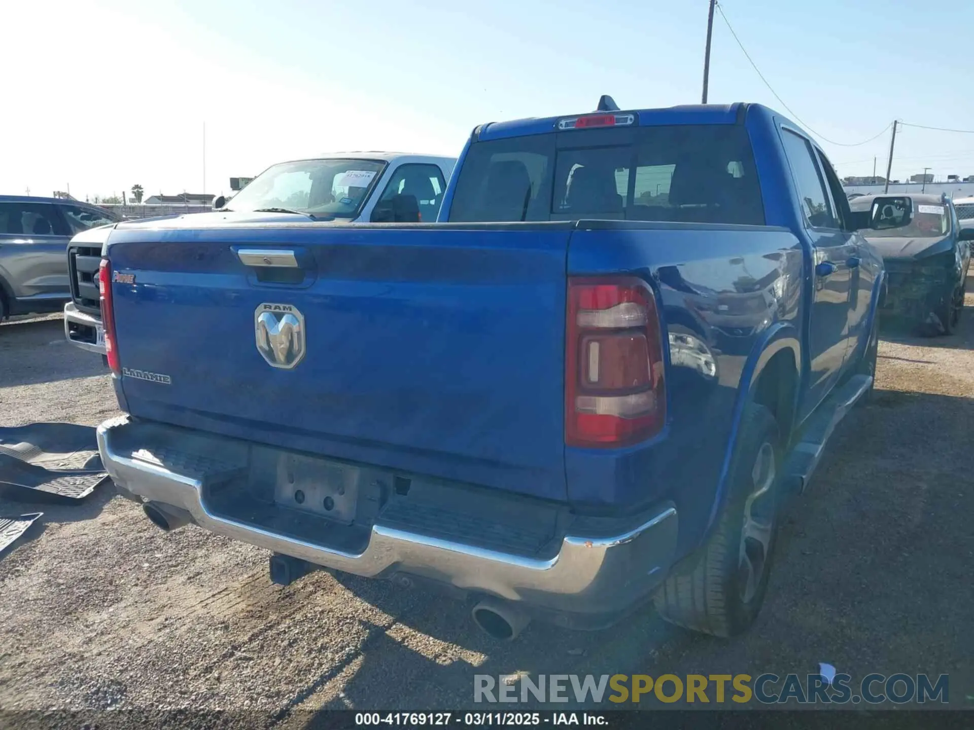 4 Photograph of a damaged car 1C6RREJT4KN770475 RAM 1500 2019